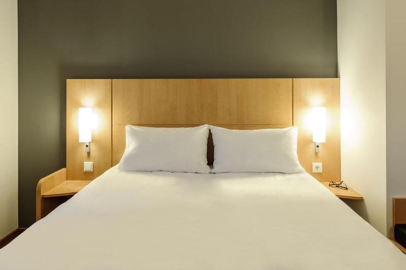 Ibis Budget Berlin Kurfuerstendamm - Neu Renoviert Exterior photo